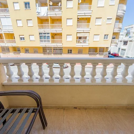 Con Aparcamiento Cerca Del Mar En Torrevieja