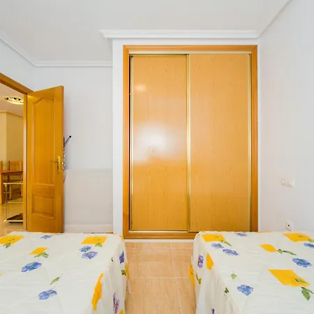 Con Aparcamiento Cerca Del Mar En *