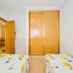 Con Aparcamiento Cerca Del Mar En *