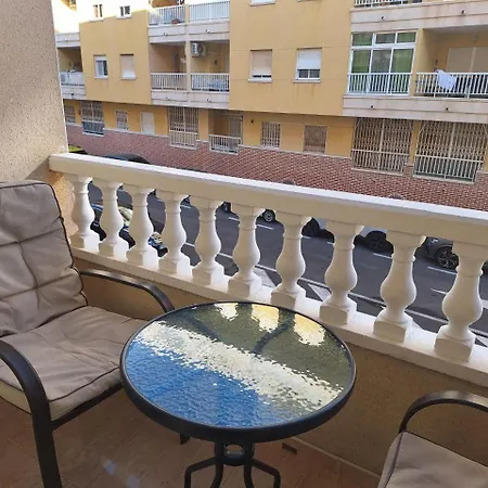 Con Aparcamiento Cerca Del Mar En Apartament