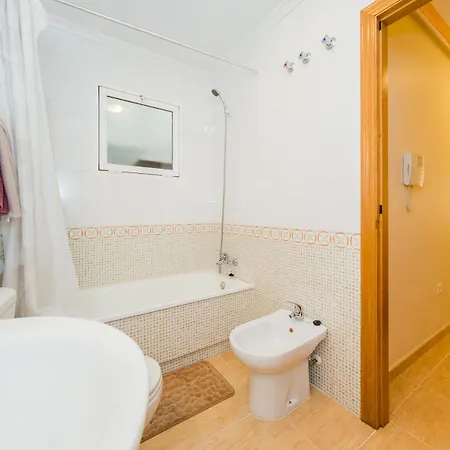 Apartament Con Aparcamiento Cerca Del Mar En Torrevieja