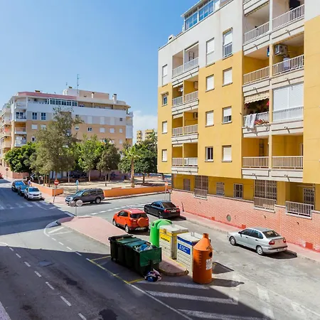 Con Aparcamiento Cerca Del Mar En Torrevieja
