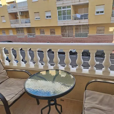 Con Aparcamiento Cerca Del Mar En *