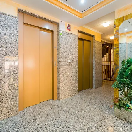 Con Aparcamiento Cerca Del Mar En Apartamento Torrevieja