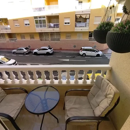 Con Aparcamiento Cerca Del Mar En Apartament