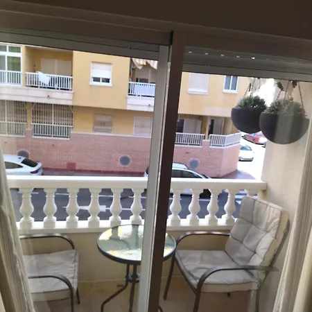 Apartamento Con Aparcamiento Cerca Del Mar En Torrevieja